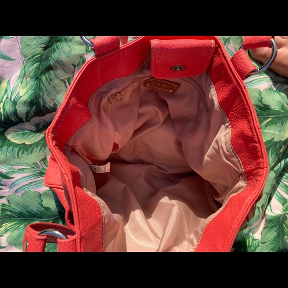 NINE WEST CORAL PURSE - Picture 4 of 5
